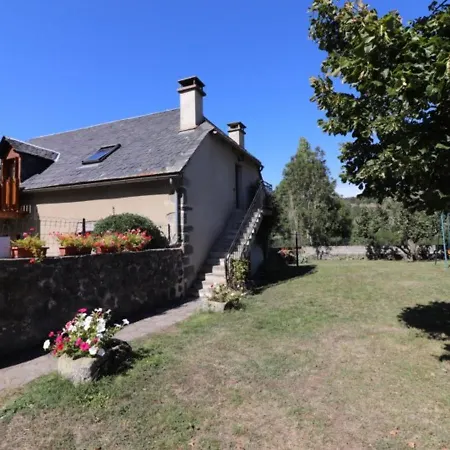 A La Ferme, Proche Murat - 3 Chambres, Jardin, Balcon, Tv, Cuisine Equipee, Proche Activites - Fr-1-742-118 Hébergement de vacances Albepierre-Bredons
