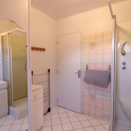A La Ferme, Proche Murat - 3 Chambres, Jardin, Balcon, Tv, Cuisine Equipee, Proche Activites - Fr-1-742-118 Hébergement de vacances Albepierre-Bredons